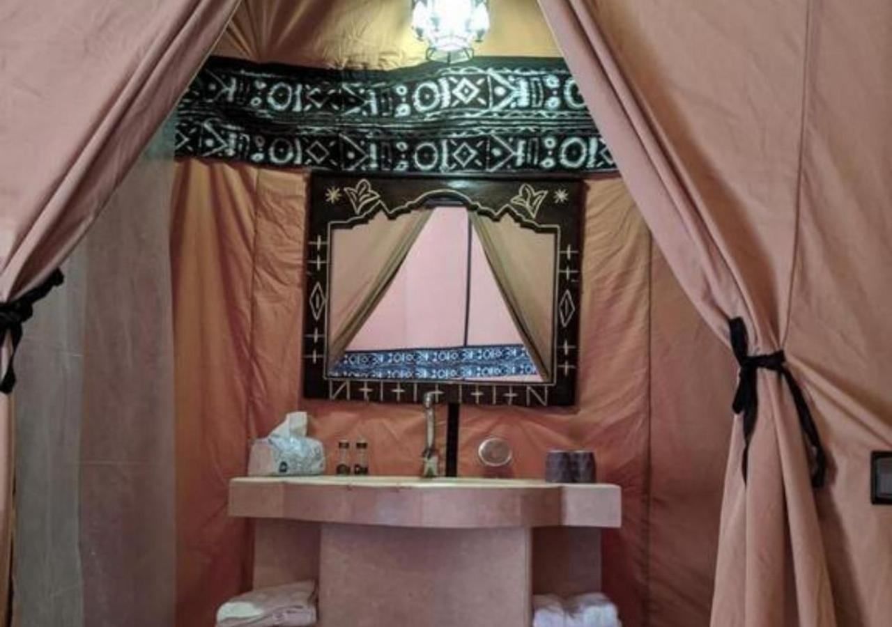 Отель Amazing Luxury Camp Мерзуга Экстерьер фото