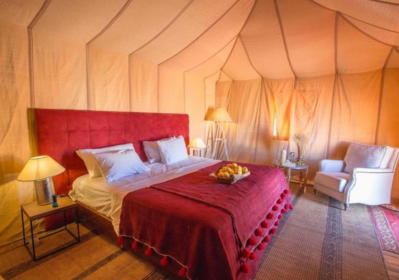 Отель Amazing Luxury Camp Мерзуга Экстерьер фото