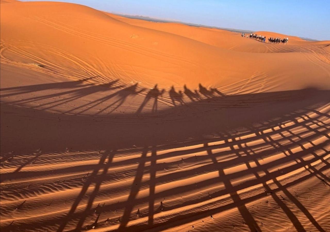 Отель Amazing Luxury Camp Мерзуга Экстерьер фото