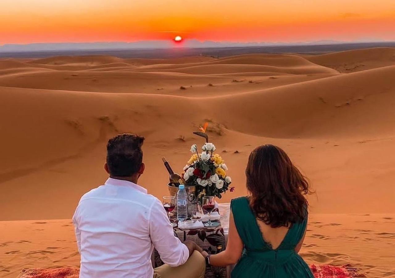Отель Amazing Luxury Camp Мерзуга Экстерьер фото