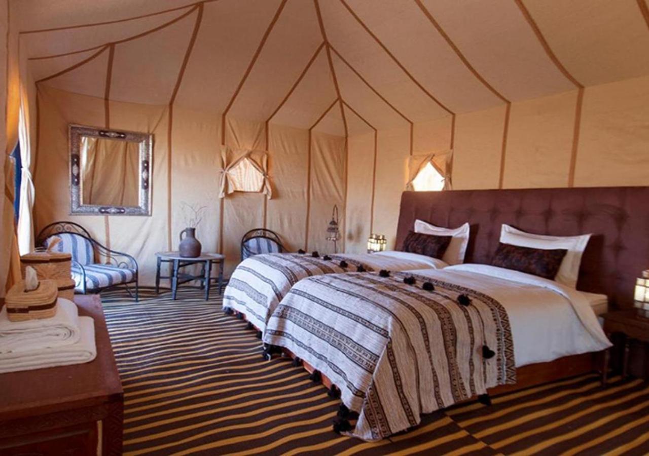 Отель Amazing Luxury Camp Мерзуга Экстерьер фото