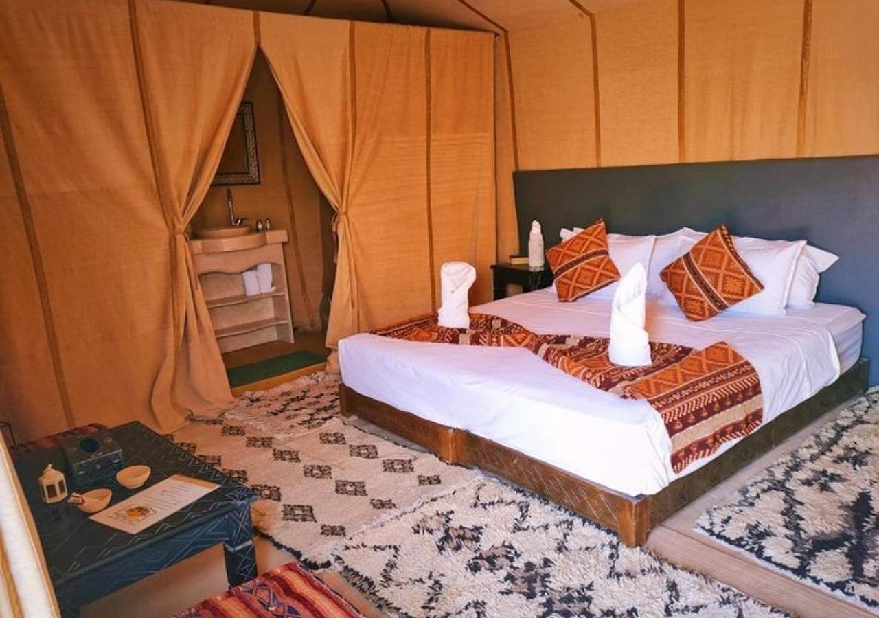 Отель Amazing Luxury Camp Мерзуга Экстерьер фото