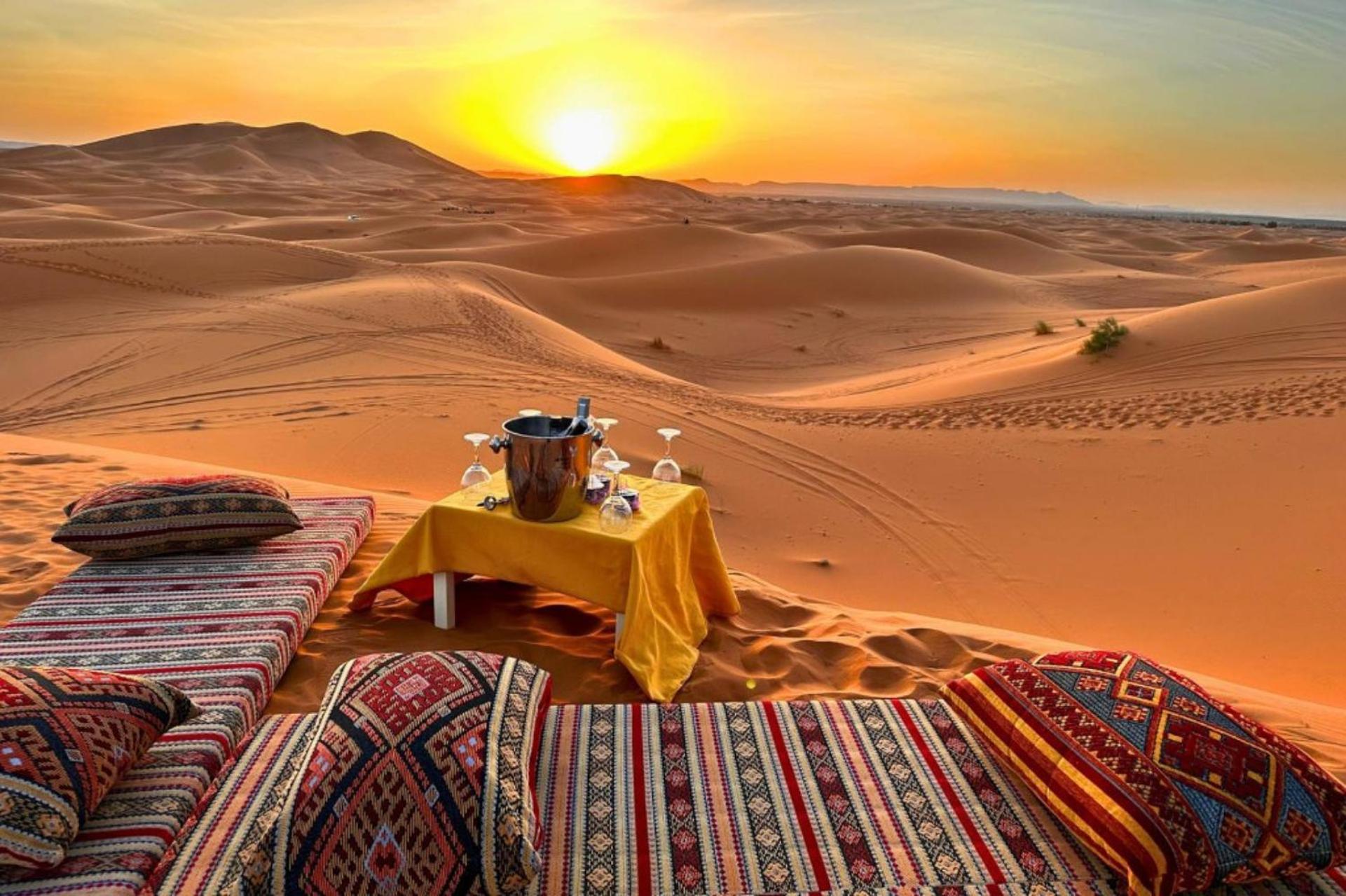 Отель Amazing Luxury Camp Мерзуга Экстерьер фото